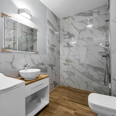 Bemowo - Terrace, Bus Stop Nearby - By Rentujemy *