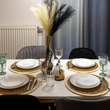 Bemowo - Terrace, Bus Stop Nearby - By Rentujemy Varsó