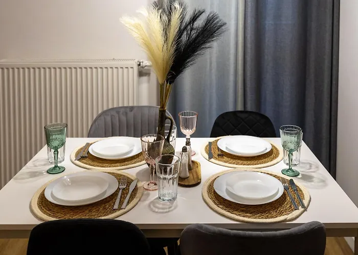 Bemowo - Terrace, Bus Stop Nearby - By Rentujemy Варшава